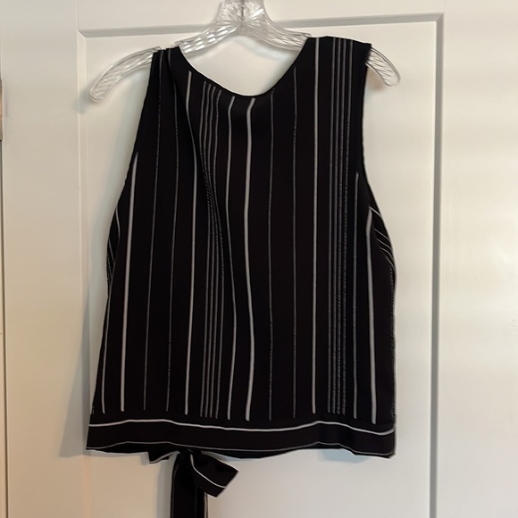 Vince Camuto Tie Hem Blouse - Picture 6 of 7